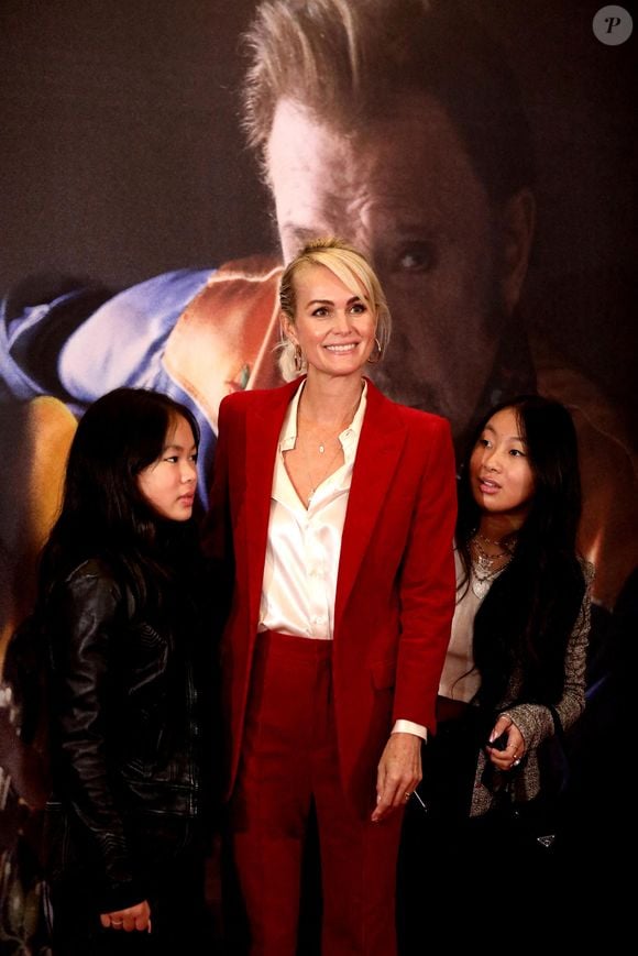 Laeticia Hallyday et ses filles Joy et Jade - Projection au Grand Rex à Paris des documentaires "Johnny USA" et "A nos promesses" à l'occasion de la Journée Spéciale Johnny, son rêve américain. Le 21 octobre 2020
© Jacovides-Moreau / Bestimage