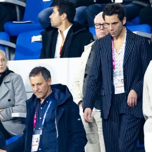 Les deux hommes se parlent tous les jours

Mika et Marc Olivier Fogiel - Personnalités à la finale de la coupe du monde de rugby Afrique du Sud / Nouvelle Zélande (12 - 11) au stade de France à Saint-Denis le 28 octobre 2023. AGENCE / BESTIMAGE