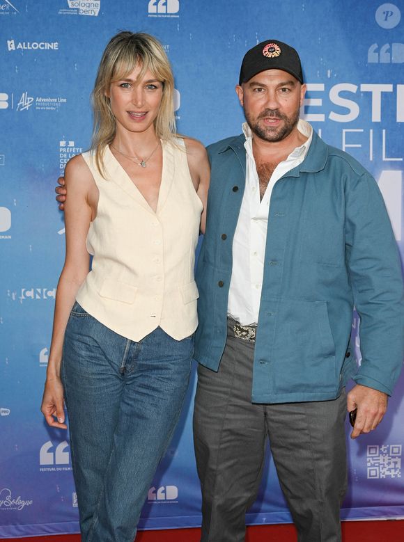 Sa célèbre belle-fille Pauline Lefèvre serait également invitée à prendre part à ces séjours estivaux à deux pas de Saint-Tropez.

Pauline Lefèvre et son mari Julien Ansault au photocall de la clôture du Festival du Film de Demain au ciné Lumière à Vierzon le 5 juin 2022. Crédit Coadic Guirec / Bestimage