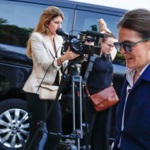 Mais aussi Clarisse.

Clarisse Labro (fille de Philippe Labro) - Arrivées aux obsèques de Philippe Labro en l'église de Saint-Germain-des-Prés à Paris le 13 juin 2025. © Dominique Jacovides - Christophe Clovis / Bestimage