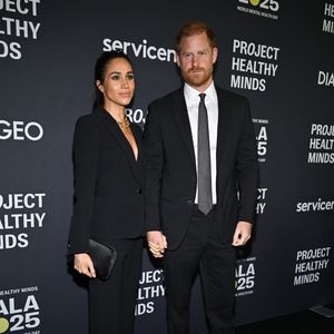 Mais pourquoi toutes les personnes qui travaillent à leurs côtés finissent par partir ?

Le prince Harry, duc de Sussex et Meghan Markle, duchesse de Sussex, lors du 3ème gala annuel du projet "Healthy Minds" aux Spring Studios à New York City, New York, Etats-Unis, le 9 octobre 2025. © NDZ/StarMax/Bestimage
