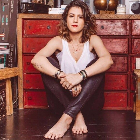 Mais la compagne de Daniel Balavoine porte un autre enfant : ce sera Joana.

Joana Balavoine Instagram