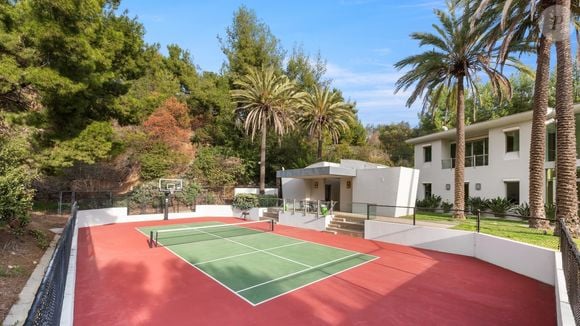 Exclusif - La nouvelle villa de Kanye West à Beverly Hills. Kanye a finalisé l'achat hors marché pour 35 millions de dollars. La propriété de style méditerranéen comprend environ 1900 m2 d'espace habitable, des jardins privés et des vues panoramiques sur la ville. Los Angeles, le 15 décembre 2024.