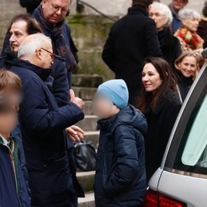 Henrik (fils du défunt), Isabelle Le Nouvel (veuve du défunt) - Sorties des obsèques de Niels Arestrup à l'Église Saint-Roch à Paris. Le 10 décembre 2024
© Christophe Clovis / Bestimage