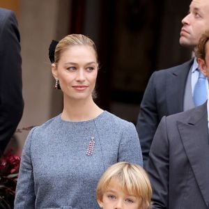 Pierre Casiraghi, Charlotte Casiraghi et ses enfants Raphaël Elmaleh,  Balthazar Rassam - La famille princière monégasque dans la cour d'honneur du palais lors de la la fête nationale à Monaco le 19 novembre 2025. © Dominique Jacovides - Bruno Bebert / Bestimage