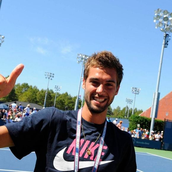 Benoit Paire assiste à la première journée de l'US Open 2010 dans le quartier de Flushing de l'arrondissement de Queens de la ville de New York, NY, USA le 30 août 2010. Photo par Corinne Dubreuil/Cameleon/ABACAPRESS.COM