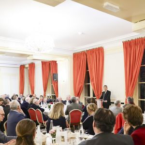 Que l'assemblée présente a suivi avec beaucoup d'attention 

Exclusif - Gérald Darmanin - Les salons de la Maison de l’Amérique latine ont fait salle comble ce mardi 8 avril, réunissant de nombreuses personnalités du monde des affaires, de la culture ou encore de la diplomatie, venues écouter G.Darmanin, ministre d’État, garde des Sceaux, ministre de la Justice, lors d’un dîner du Cercle de la Revue des Deux Mondes. Une soirée exceptionnelle riche en débat ! © Jack Tribeca / Bestimage
