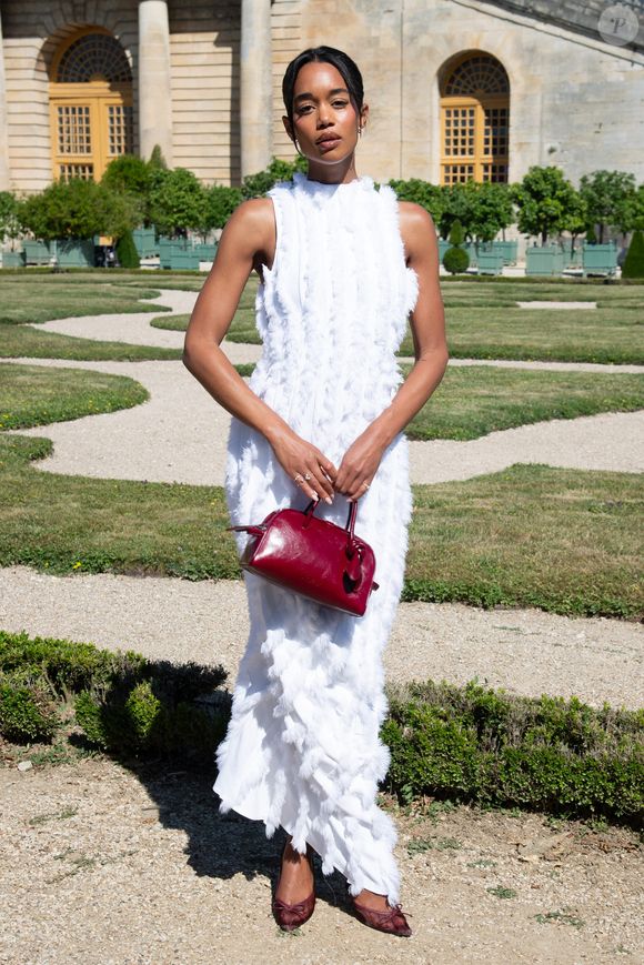 Laura Harrier assiste au défilé Jacquemus Menswear Spring/Summer 2026 dans le cadre de la semaine de la mode à Paris, France, le 29 juin 2025. Photo par Aurore Marechal/ABACAPRESS.COM