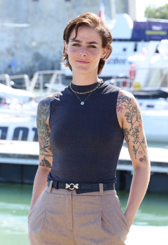 Parmi elles, on retrouve l’actrice Marion Séclin qui l’accuse “d’avoir commencé à frotter son sexe sur ma main”

Marion Seclin lors du photocall de la mini-série "Irresistible" lors de la 25ème édition du Festival de la fiction de la Rochelle, France, le 13 septembre 2023. © Denis Guignebourg/BestImage