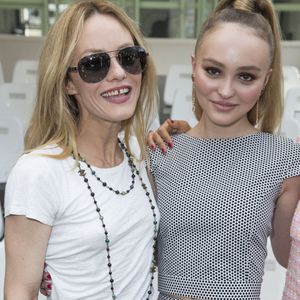 Vanessa Paradis et  Lily-Rose Depp - People au 2ème défilé de mode "Chanel", collection Haute-Couture automne-hiver 2018/2019, à Paris. Le 3 juillet 2018
© Olivier Borde / Bestimage