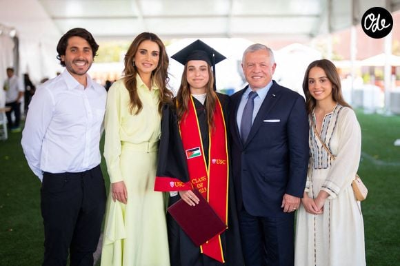 La grossesse avait été annoncée par Rania de Jordanie au début du mois de juillet

La princesse Lalla Salma de Jordanie reçoit son diplome de l'Université de Caroline du Sud (USC), sous le regard ému de ses parents le roi Abdallah II de Jordanie et la reine Rania de Jordanie. Los Angeles, le 12 mai 2023. Dana Press / Bestimage