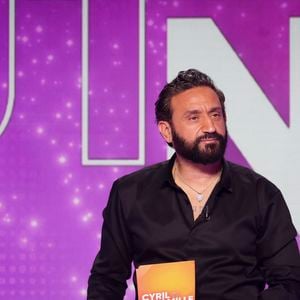 Exclusif - Cyril Hanouna, sur le plateau de  TBT9 présenté par C.Hanouna, et diffusé en direct sur W9, Paris, France, le 04 novembre 2025. © Jack Tribeca / Bestimage