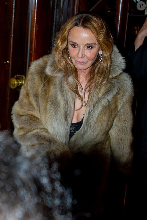 Philippine Leroy-Beaulieu - L'équipe de la série "Emily in Paris" se retrouve au Maxim's après la première de la saison 5 au Grand Rex à Paris le 15 décembre 2025.
© Yoann Ouahcene / Bestimage