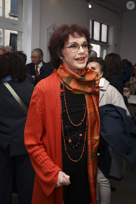 Anny Duperey - 30ème Journées Nationales du Livre et du Vin à Saumur le 11 avril 2026. © Jack Tribeca / Bestimage