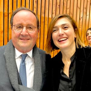 Julie Gayet et son mari François Hollande lors de la 41ème Foire du Livre de Brive dans La Halle Brassens, à Brive-la-Gaillarde, France, le 11 novembre 2023. © Fabien Faure/Bestimage