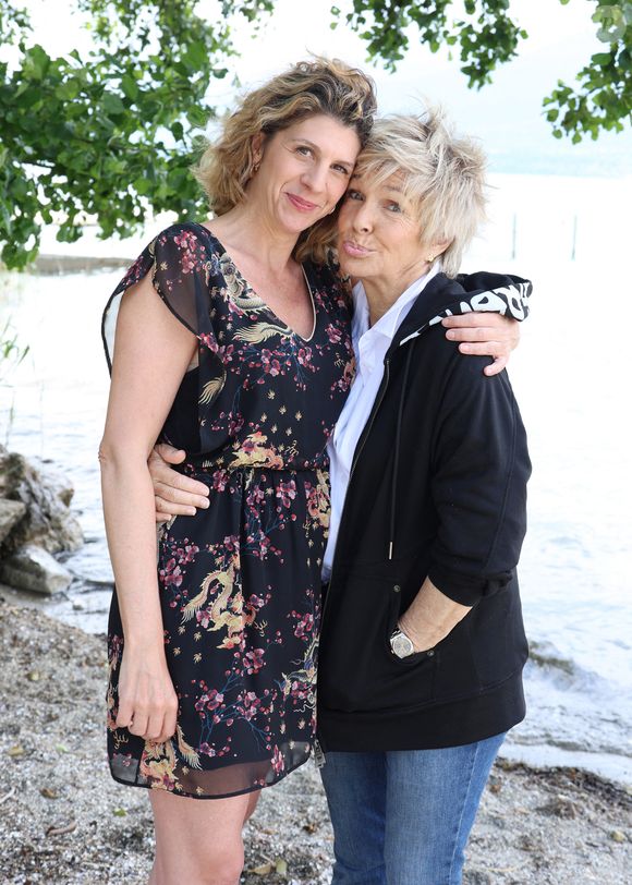 Juliette Tresanini et Véronique Jannot - Véronique Jannot pose lors de la 4ème édition du festival cinéma français et gastronomie d'Aix-les-Bains, le 4 juin 2025.
© Denis Guignebourg / Bestimage