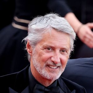 Antoine de Caunes - Montée des marches du film "La plus précieuse des marchandises" lors du 77ème Festival International du Film de Cannes, au Palais des Festivals à Cannes. Le 24 mai 2024. © Jacovides-Moreau / Bestimage