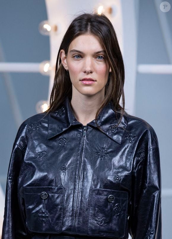 Charlotte Cardin - Photocall du défilé de mode prêt-à-porter printemps-été 2021 "Chanel" au Grand Palais à Paris. Le 6 octobre 2020
© Olivier Borde / Bestimage