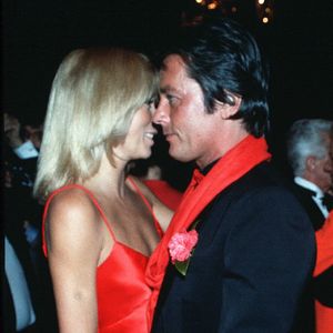 Aain Delon et Mireille Darc le 26 octobre 2001.
AGENCE / BESTIMAGE