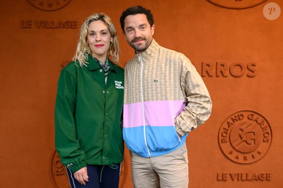 Alysson Paradis et Guillaume Gouix assistent aux Internationaux de France 2024 à Roland Garros le 1er juin 2024 à Paris, France. Photo by Laurent Zabulon/ABACAPRESS.COM