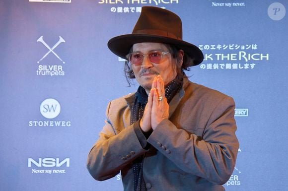 Johnny Depp donne une conférence de presse pour son exposition "A Bunch of Stuff" à Tokyo (Japon), le 27 novembre 2025.

Action Press / Bestimage