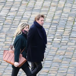 Laurent Delahousse et sa compagne Alice Taglioni lors de la cérémonie d’hommage national à Jean d’Ormesson à l'hôtel des Invalides à Paris le 8 décembre 2017.
© Stéphane Lemouton / Bestimage