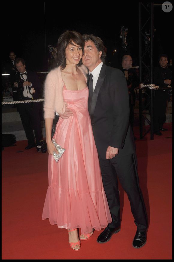 Francois Cluzet et Valerie Bonneton - montee des marches du film "A Deriva" au 62 eme Festival du Film de Cannes. 
BORDE-JACOVIDES / BESTIMAGE
