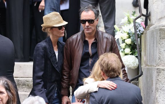 Le résultat était mitigé selon la presse

Vanessa Paradis et son mari Samuel Benchetrit - Sorties des célébrités aux obsèques de Jane Birkin en l'église Saint-Roch à Paris. Le 24 juillet 2023
© Jacovides-KD Niko / Bestimage