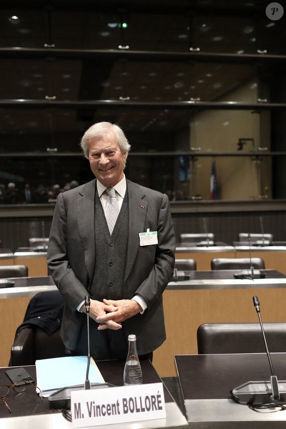 Vincent Bolloré, Président du conseil de surveillance de Vivendi, lors d'une audition devant la commission d'enquête parlementaire sur les procédures d'autorisation des services nationaux de télévision à l'Assemblée nationale, à Paris, le 13 mars 2024.
© Stéphane Lemouton / Bestimage