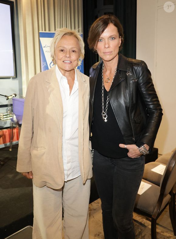 Muriel Robin et sa femme Anne Le Nen - 7ème remise du prix "Fonds de dotation Line Renaud-Loulou Gasté" pour la recherche médicale à la Maison de la Recherche à Paris le 17 novembre 2025. © Coadic Guirec/Bestimage