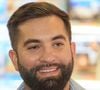 Mais le Sud-Ouest lui manquait trop

Exclusif - Le chanteur Kendji Girac en séance de dédicaces pour son autobiographie Mi vida à la Librairie du Furet du Nord à Lille, France, le 1er octobre 2025. © Stephane Vansteenkiste/Bestimage