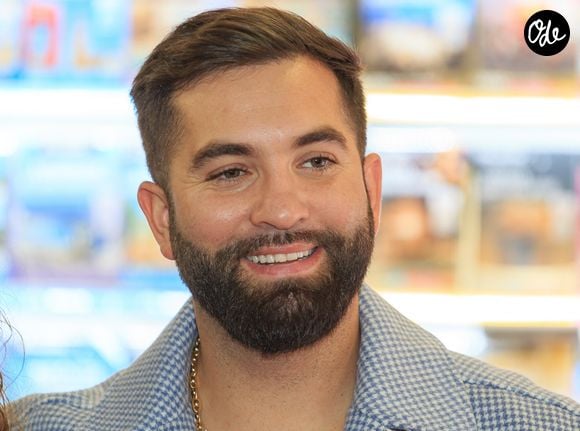 Mais le Sud-Ouest lui manquait trop

Exclusif - Le chanteur Kendji Girac en séance de dédicaces pour son autobiographie Mi vida à la Librairie du Furet du Nord à Lille, France, le 1er octobre 2025. © Stephane Vansteenkiste/Bestimage