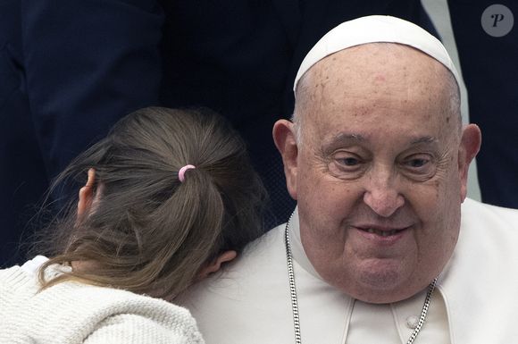 À quoi ressemble le protocole après la mort du pape ?

Le pape François dirige l'audience générale hebdomadaire dans la salle Paul VI au Vatican.