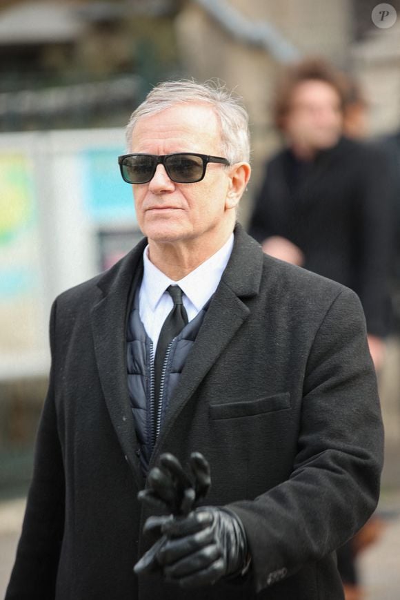 Francis Huster lors de la messe d'enterrement de Philippe Tesson à l'église Saint Germain des Prés à Paris, France, le 10 février 2023. Le journaliste et critique dramatique, vient de décéder à l'âge de 94 ans, le 1er février. Photo by Nasser Berzane/ABACAPRESS.COM