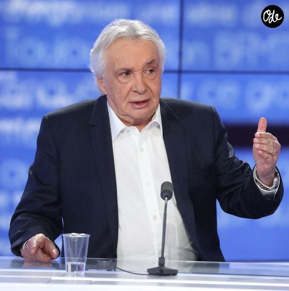 Michel Sardou est l'invité de BFM TV à Paris, en France. Photo de Jérôme Dominé/ABACAPRESS.COM