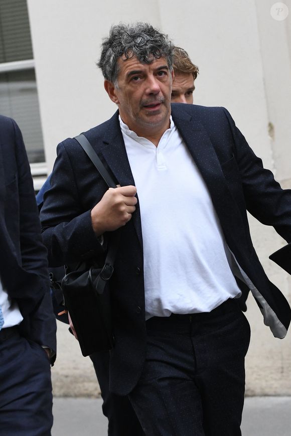 Exclusif - Stéphane Plaza arrive à la Maison de la Chimie à Paris avec ses avocats pour donner une conférence de presse le 5 juin 2025.