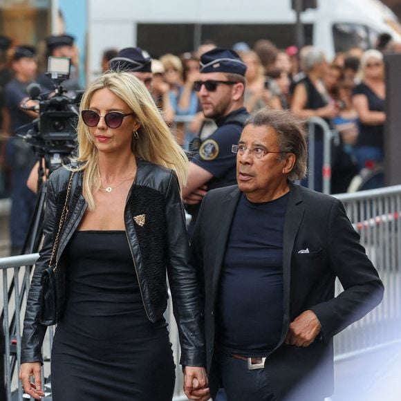 Grâce à sa compagne, Laurent Voulzy a accepté de travailler sur son autobiographie

Laurent Voulzy et sa compagne Isaure Le Faou - Arrivées aux obsèques de Thierry Ardisson en l’église Saint-Roch de Paris, France, le 17 juillet 2025. © Clovis-Jacovides/Bestimage