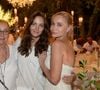Emmanuelle Béart a eu le bonheur de se retrouver avec ses trois enfants et n’a pas manqué de partager la photo de ce joli moment.


Exclusif - Emmanuelle Béart avec sa maman Geneviève Galéa et sa fille Nelly Auteuil - 20ème édition de la soirée Blanche aux Moulins de Ramatuelle à Saint-Tropez le 12 juillet 2015. Le chef Christophe Leroy a donc mis les petits plats dans les grands pour cette mythique soirée dont la marraine était Emmanuelle Béart.
© Rachid Bellak / LMS / Bestimage