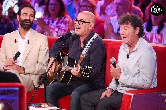 Exclusif - Ycare, Jacques Veneruso et Robert Charlebois - Enregistrement de l'émission "Vivement dimanche" spécial Céline Dion au studio Rive gauche, presentée par Michel Drucker. Diffusion sur France 3 le 6 septembre 2026. © Guillaume Gaffiot/Bestimage
