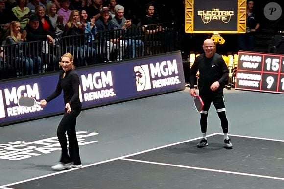 Nevada  - Les stars du tennis et couple Andre Agassi et son épouse Steffi Graf sont aperçus jouant dans la même équipe au PickleballSlam 3 à Las Vegas. 2025. (Backgrid USA / Bestimage).