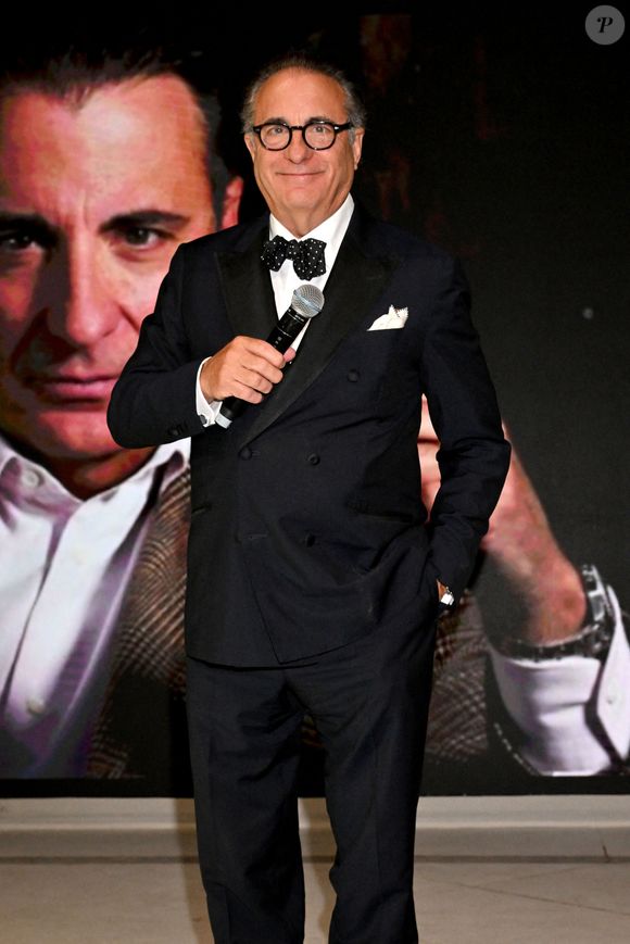 Andy Garcia y présentait hors compétition son nouveau long-métrage, le polar Diamond, qui a reçu une ovation de neuf minutes à l'issue de sa projection.

Exclusif - Andy Garcia - Dîner de charité "Knights of Charity" au Château de la Croix des Gardes à Cannes le 20 mai 2026. © Bruno Bebert / Bestimage