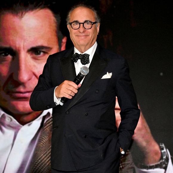 Andy Garcia y présentait hors compétition son nouveau long-métrage, le polar Diamond, qui a reçu une ovation de neuf minutes à l'issue de sa projection.

Exclusif - Andy Garcia - Dîner de charité "Knights of Charity" au Château de la Croix des Gardes à Cannes le 20 mai 2026. © Bruno Bebert / Bestimage