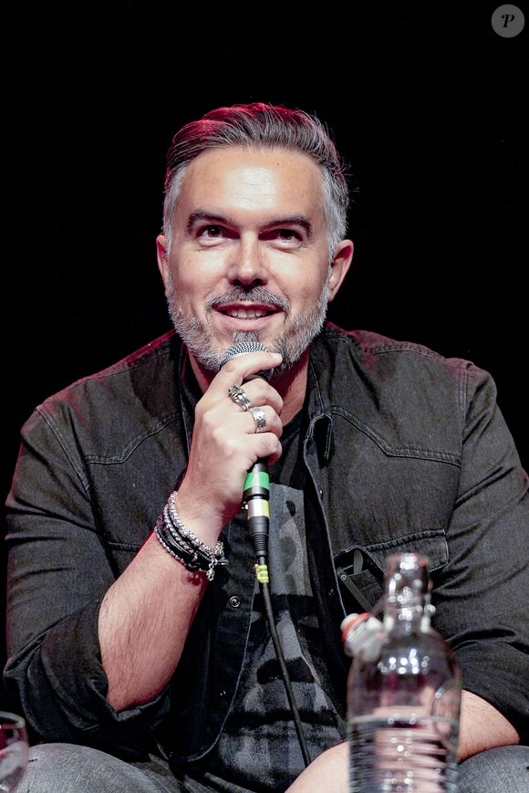 Maxime Chattam échange avec ses lecteurs lors de la 20ème édition du festival "Quais du Polar" à Lyon, le 6 avril 2024. 
© Sandrine Thesillat / Panoramic / Bestimage