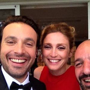 Dans une publication Instagram, la comédienne a écrit : "Roi de l’humour, Génie génial du one man, poète. Je t’aimais et t’admirais".

Capture d'écran Instagram de Julie Gayet.