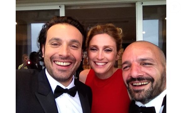 Dans une publication Instagram, la comédienne a écrit : "Roi de l’humour, Génie génial du one man, poète. Je t’aimais et t’admirais".

Capture d'écran Instagram de Julie Gayet.