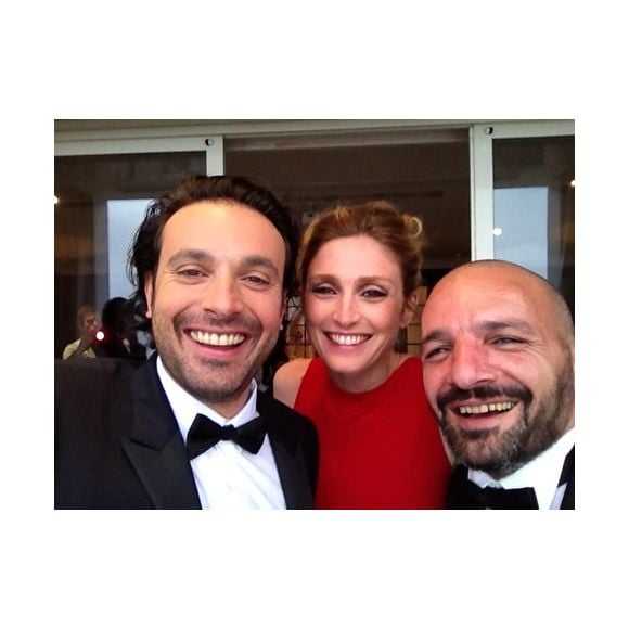 Dans une publication Instagram, la comédienne a écrit : "Roi de l’humour, Génie génial du one man, poète. Je t’aimais et t’admirais".

Capture d'écran Instagram de Julie Gayet.