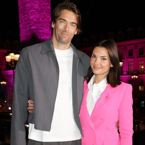 Encore sous le choc, Alice Detollenaere a partagé son désarroi sur Instagram après un vol qui s'est avéré extrêmement angoissant.

Camille Lacourt et sa compagne Alice Detollenaere - Lancement de la campagne Octobre Rose sur la Place Vendôme à Paris . © Coadic Guirec/Bestimage