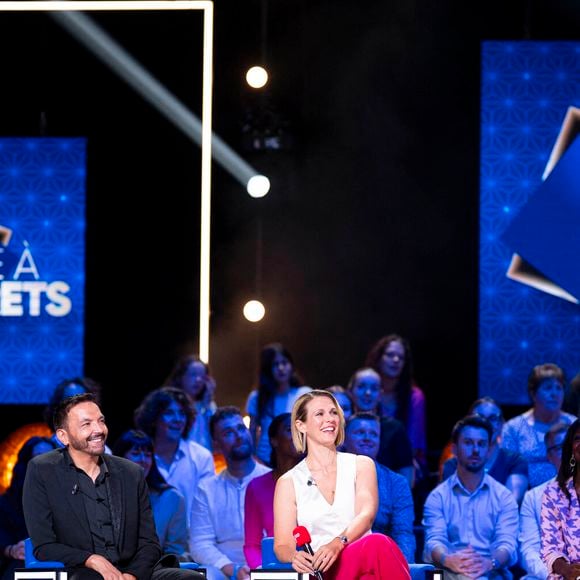 Exclusif - Lorie (Laure Pester), Kamel Ouali et Michèle Torr lors de l'enregistrement de l'émission "La Boîte à secrets", présentée par F.Bollaert et diffusée le 3 octobre 2025 sur France 3, dans les studios du Lendit à Saint-Denis, Seine Saint-Denis, France, le 9 septembre 2025. © Pierre Perusseau/Bestimage