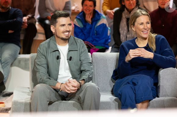 Yoann Latouche et Agathe Lecaron sur plateau de l'émission "Animalement Vôtre" présentée par Bernard Montiel et diffusée le 1er mars 2026 sur France 3, à Paris, France, le 13 janvier 2026. © Julien Sarkissian/Bestimage