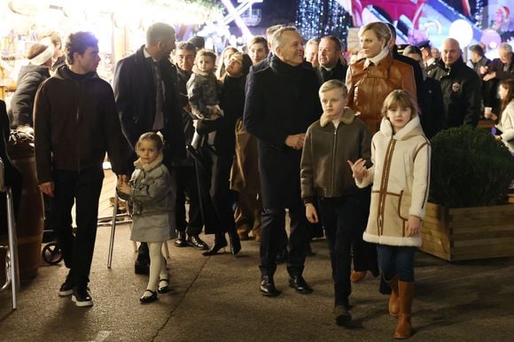 La princesse Charlene de Monaco avec ses enfants, le prince héréditaire Jacques et la princesse Gabriella, a Inauguré le traditionnel Marché de Noël de Monaco, le 6 décembre 2024. Ils étaient accompagné par le nouveau ministre d'Etat de la Principauté © JC VINAJ / Pool Monaco / Bestimage